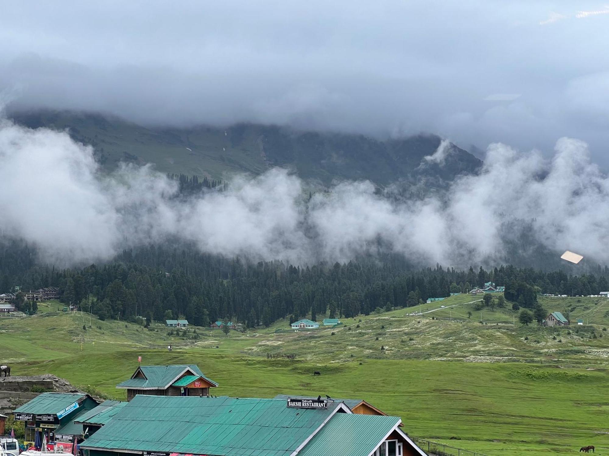 Pine View Resort Gulmarg Exterior foto