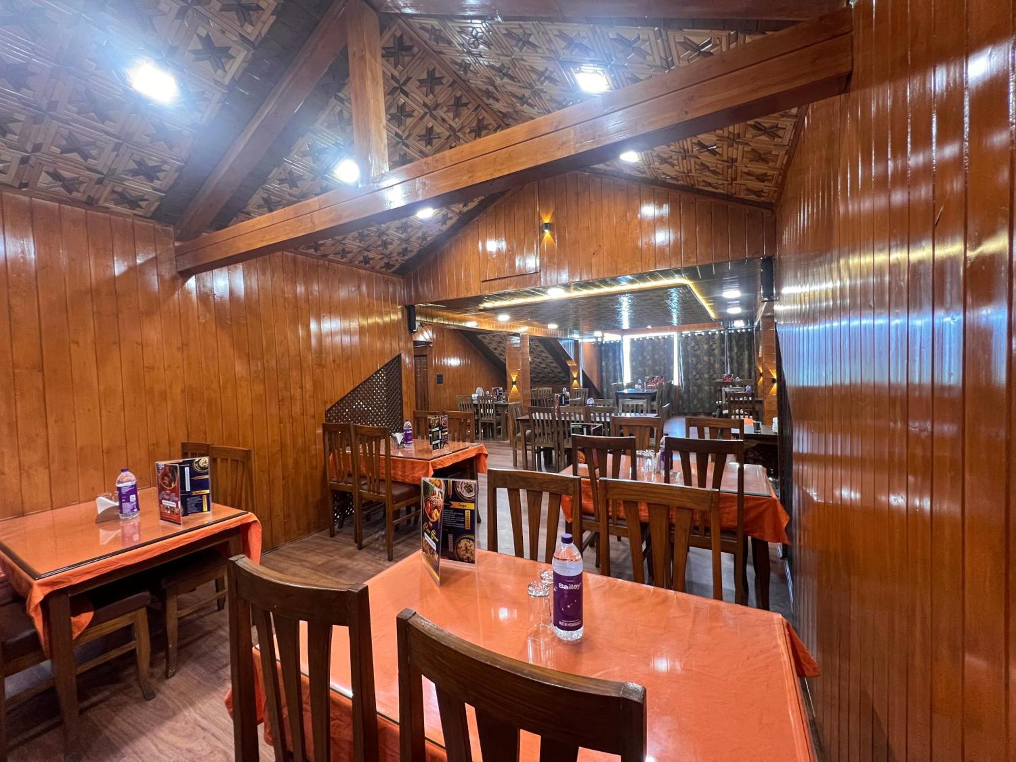 Pine View Resort Gulmarg Exterior foto